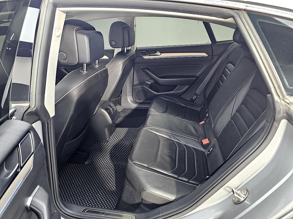 Volkswagen Arteon - Vista 9