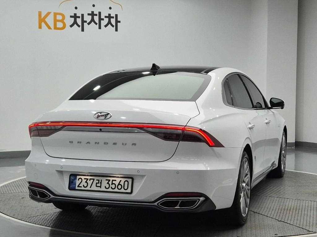 HYUNDAI Grandeur - Vista 3