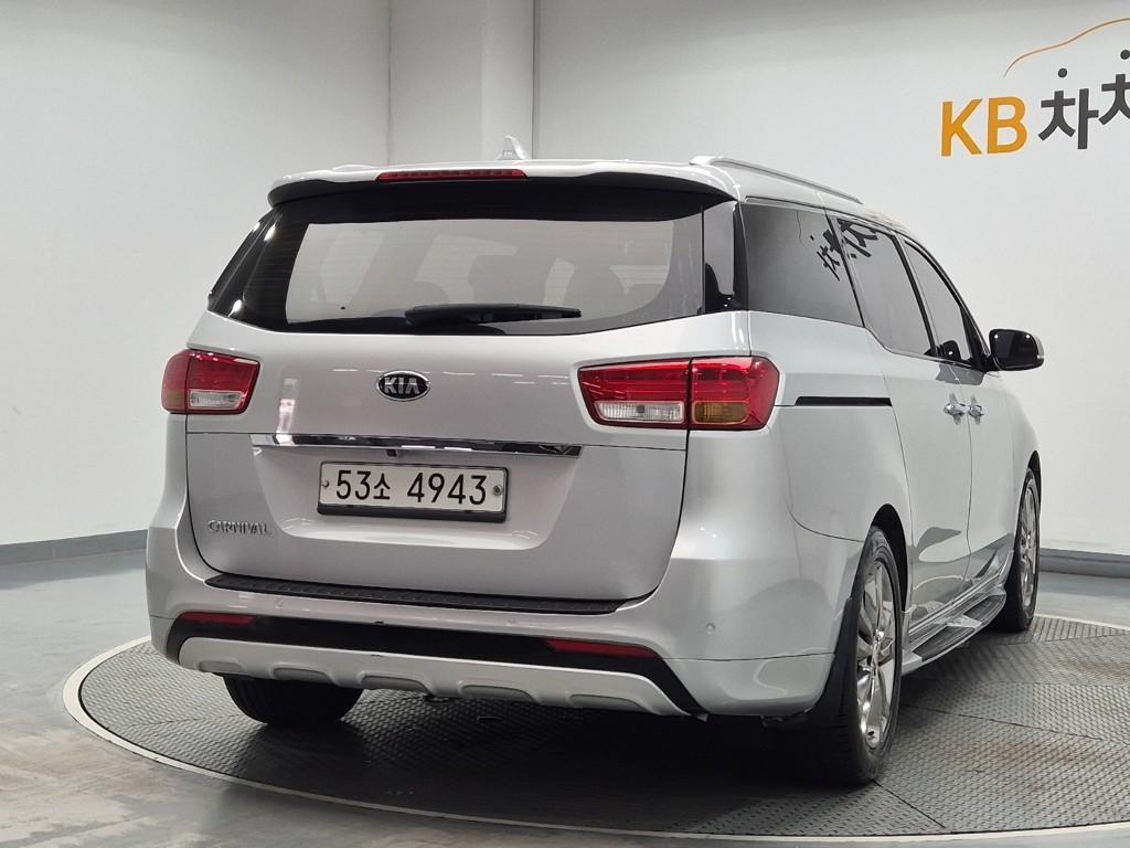 KIA Carnival - Vista 4