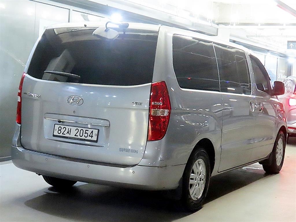 HYUNDAI Starex - Vista 6