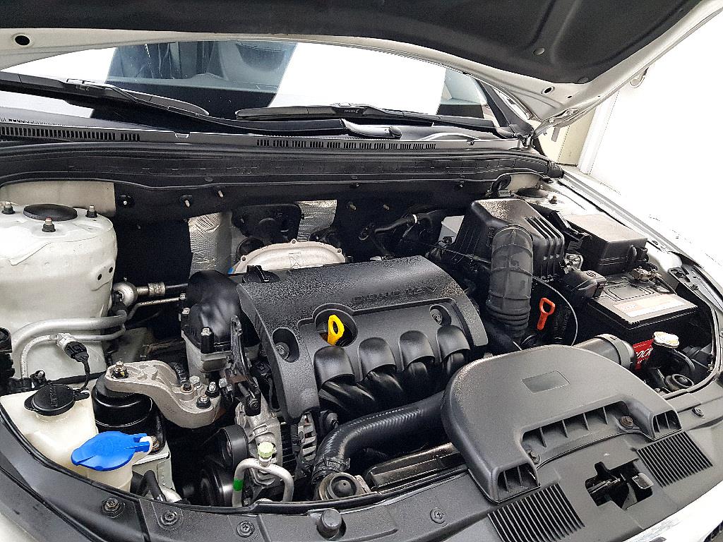 HYUNDAI i30 - Vista 8