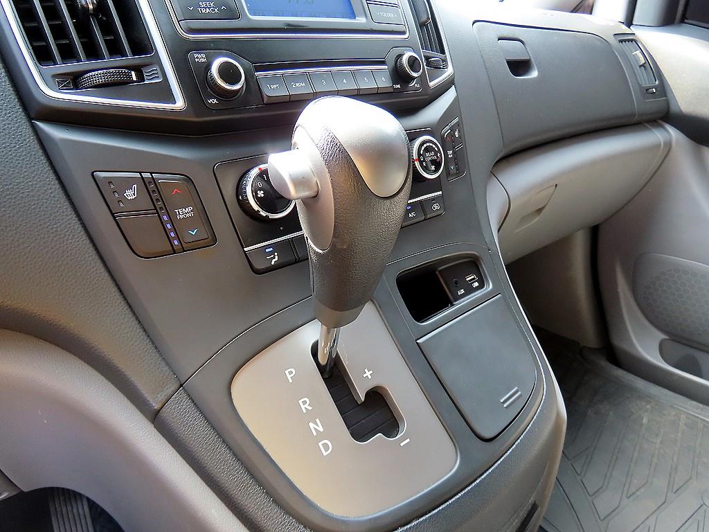 HYUNDAI Starex 2018 Gris - Importación desde Corea - HF Imports Iquique - Foto 14