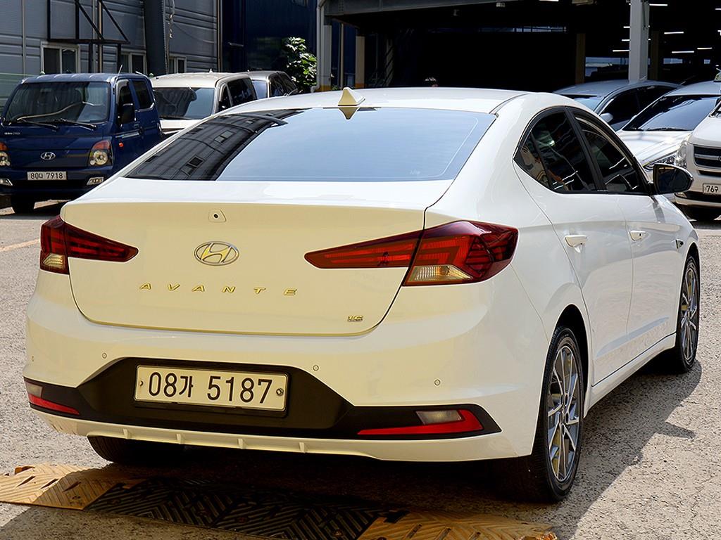 HYUNDAI Avante - Vista 6