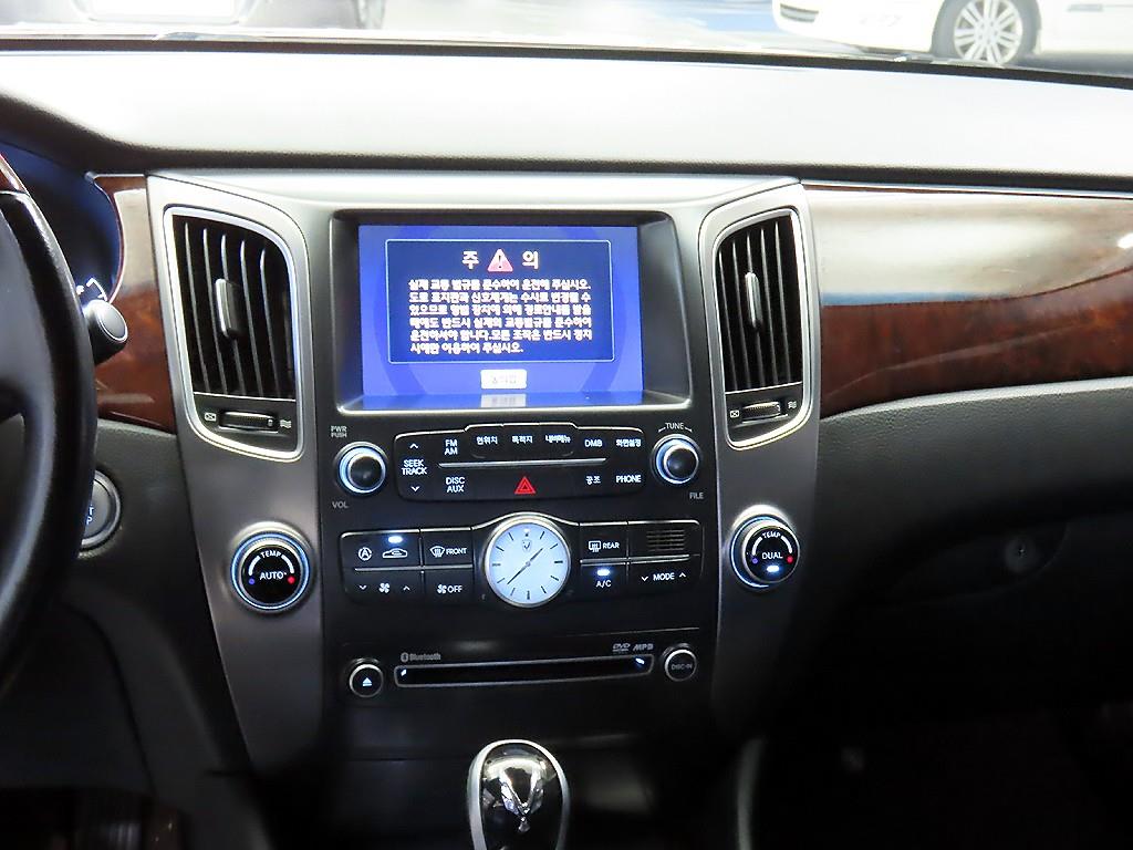 HYUNDAI Equus - Vista 11