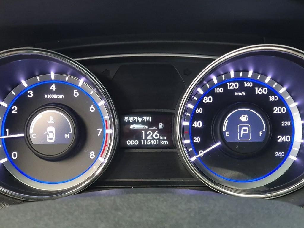 HYUNDAI Sonata - Vista 8