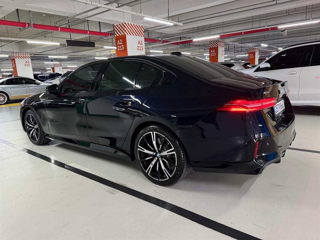 BMW 5 Series - Vista 4