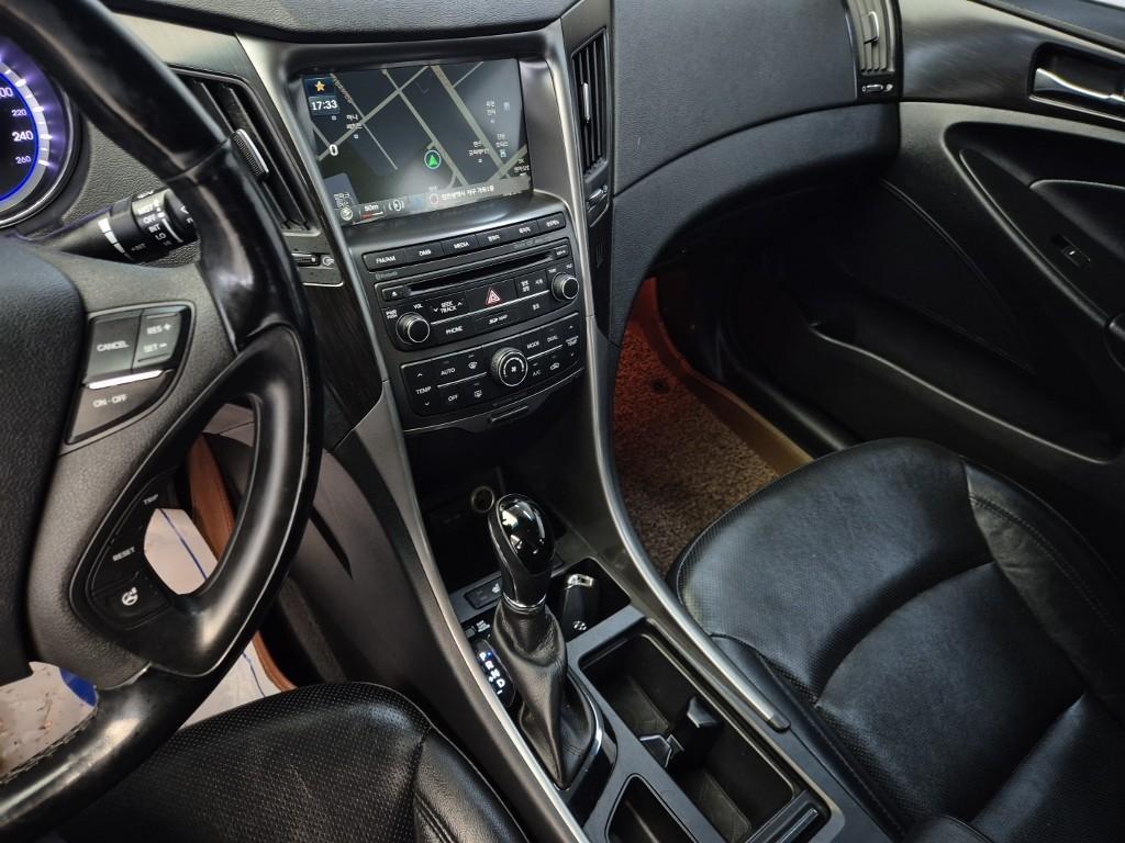 HYUNDAI Sonata - Vista 12