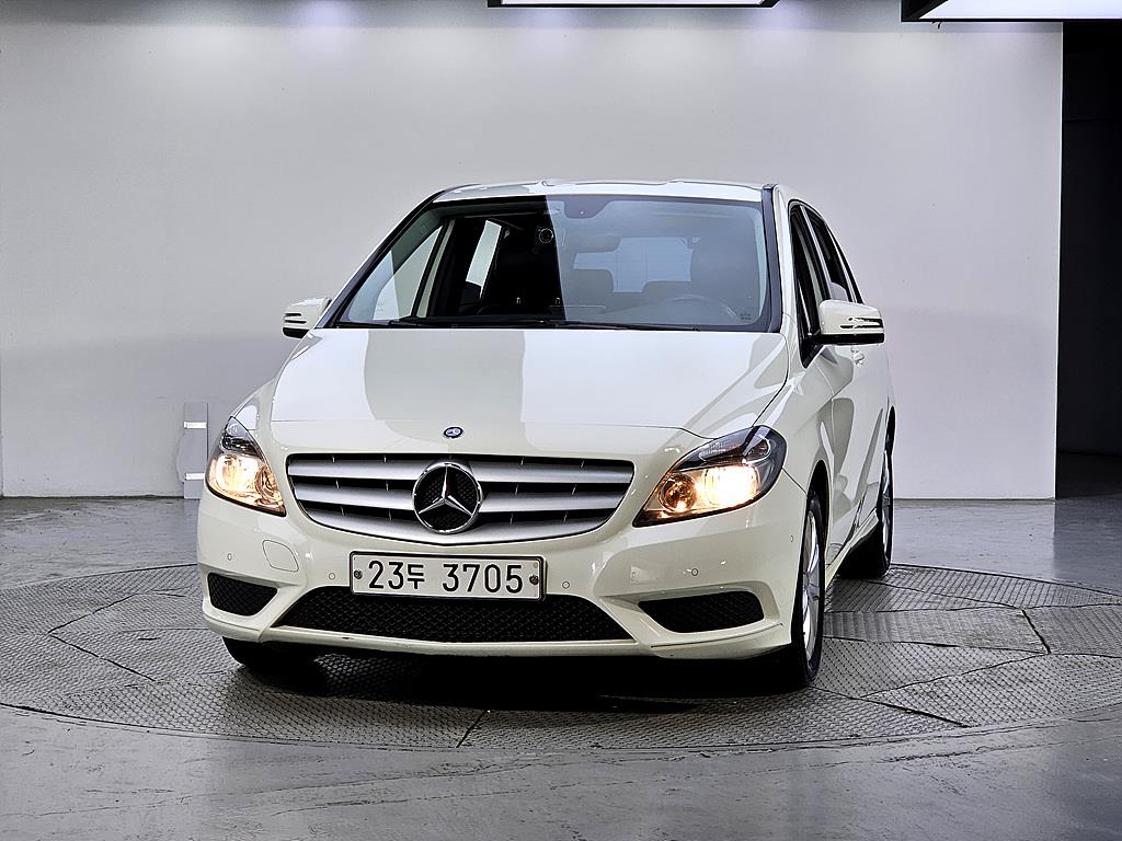 Mercedes Benz B Class (MY B) 2013 Blanco - Importación desde Corea - HF Imports Iquique - Foto 1