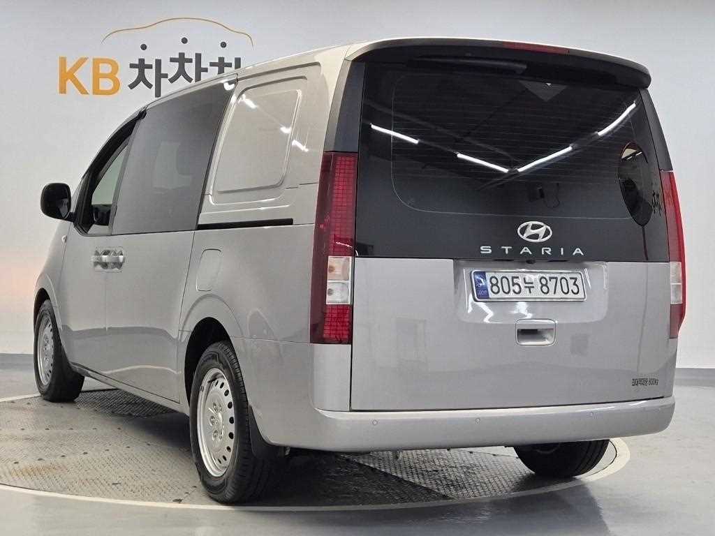 HYUNDAI Staria - Vista 2