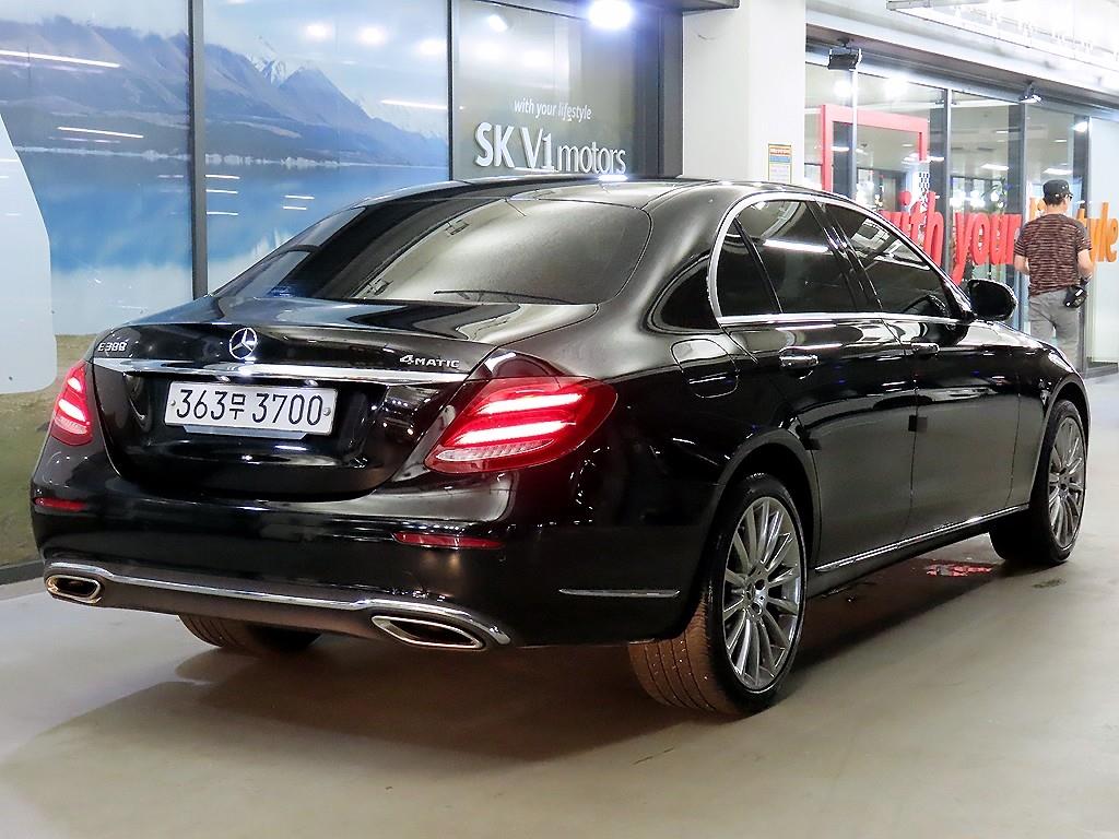 Mercedes Benz E class - Vista 4
