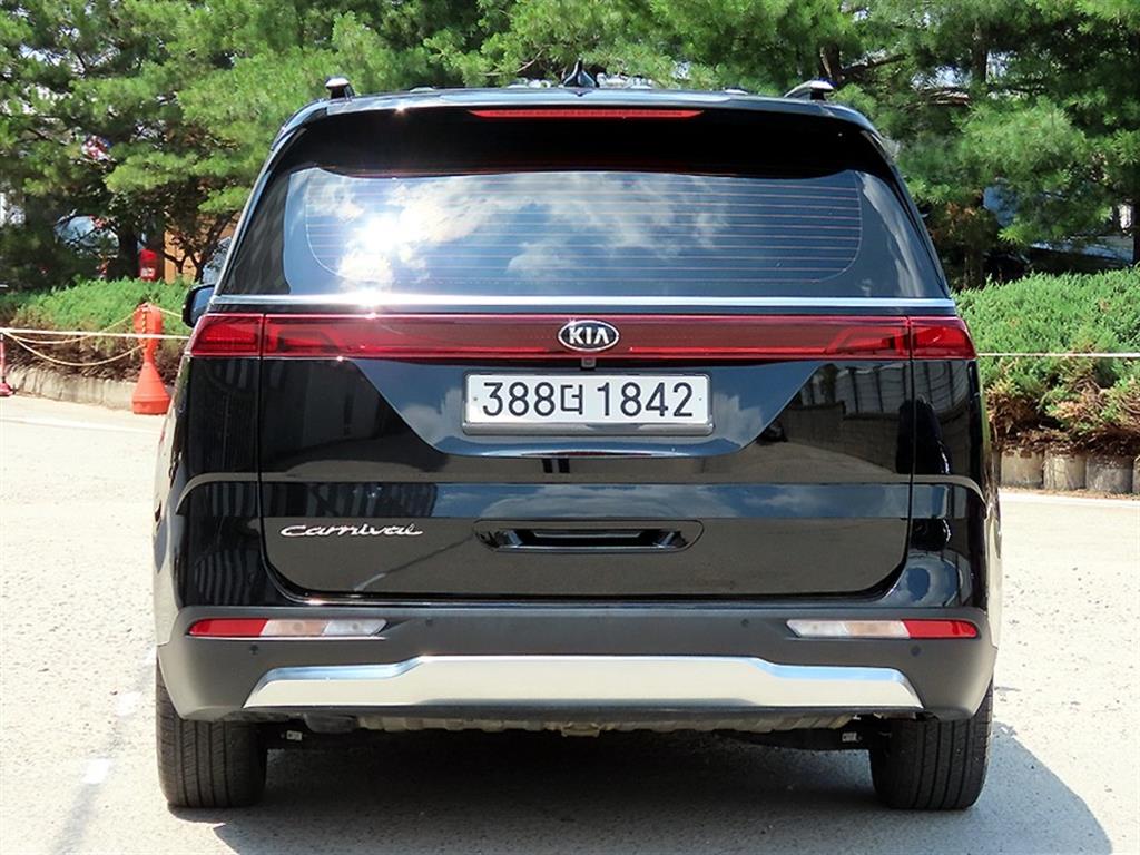 KIA Carnival - Vista 4