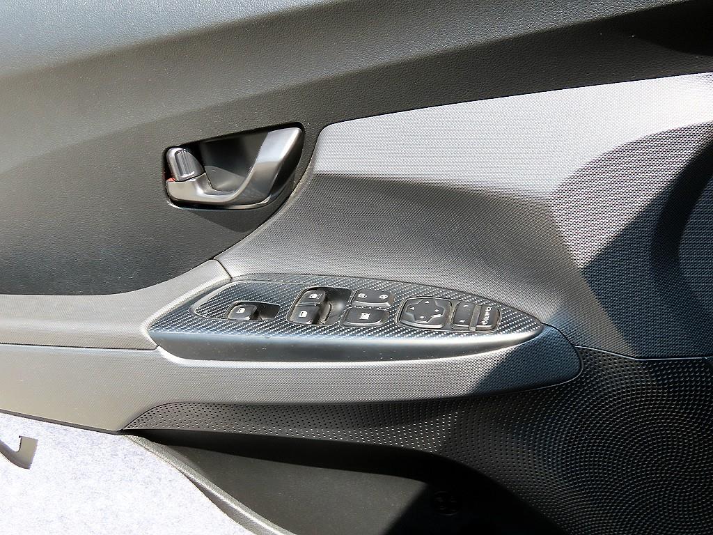 HYUNDAI Veloster - Vista 12