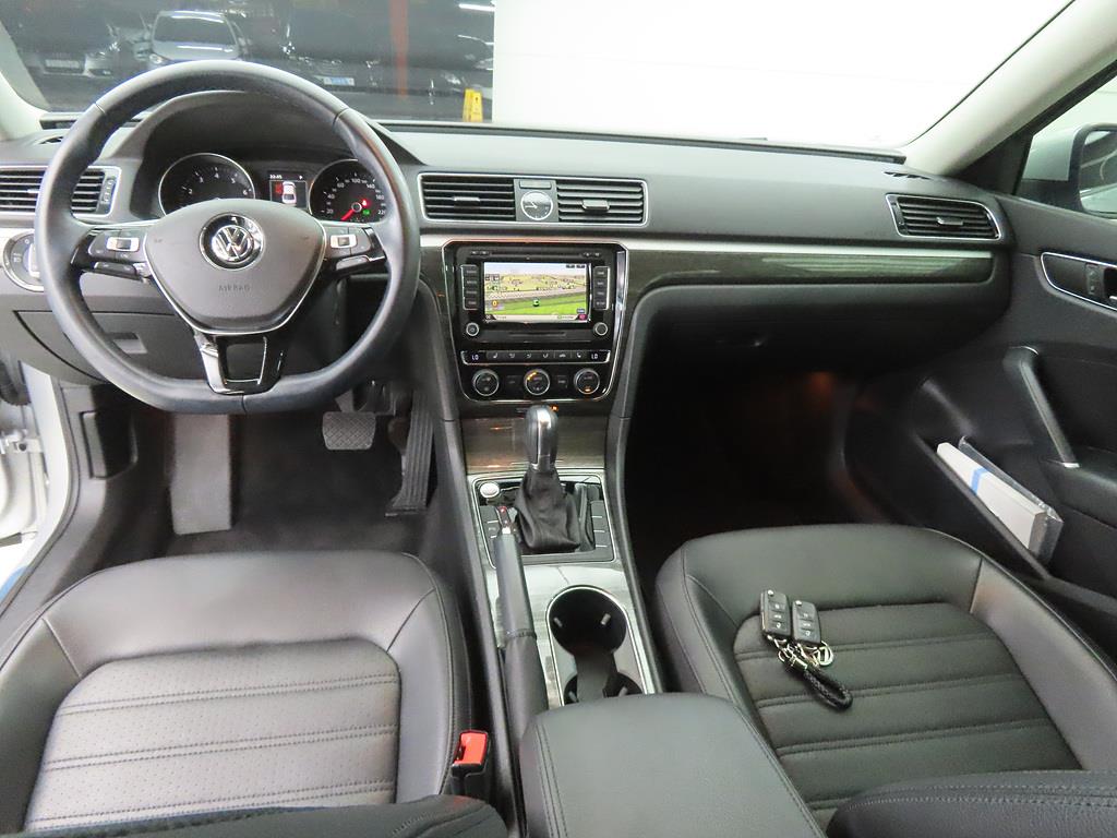 Volkswagen Passat - Vista 7
