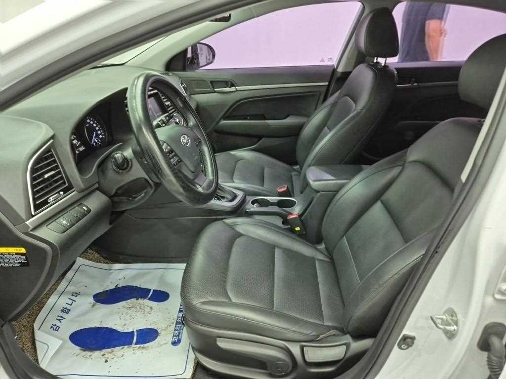 HYUNDAI Avante 2016 Blanco - Importación desde Corea - HF Imports Iquique - Foto 13