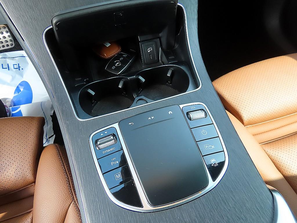 Mercedes Benz GLC Class - Vista 12