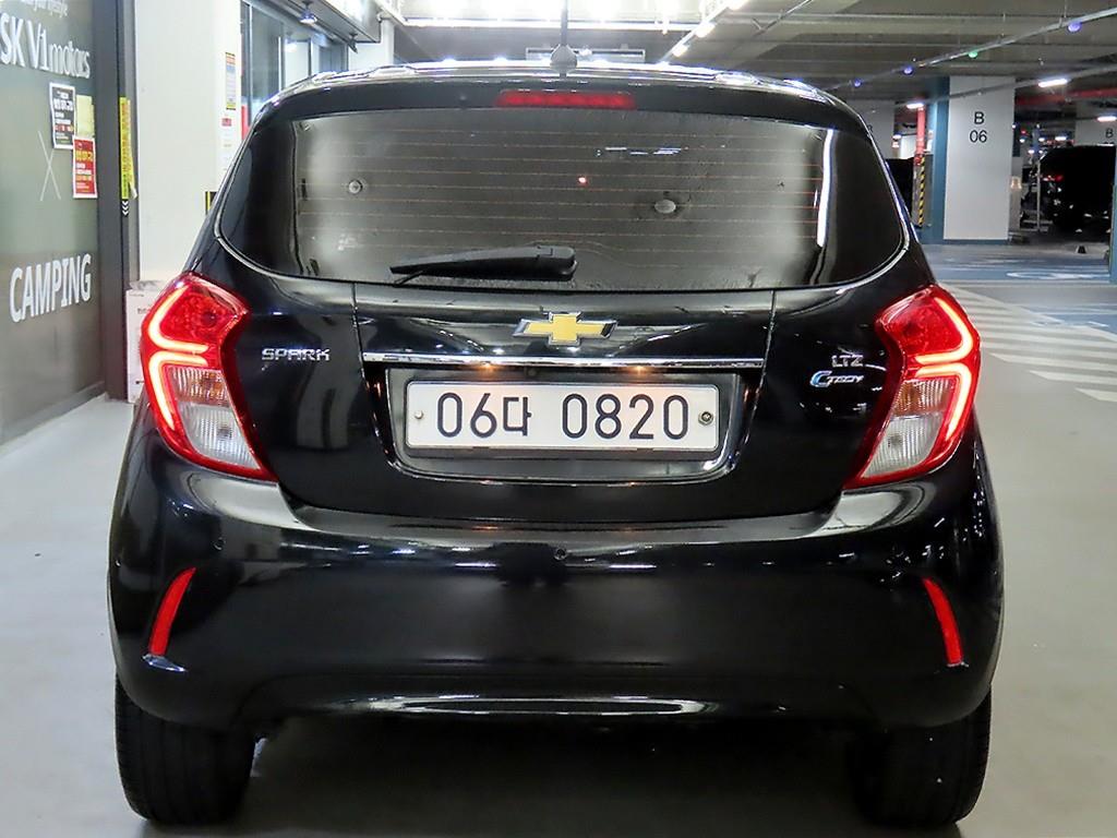 Chevrolet Spark - Vista 5