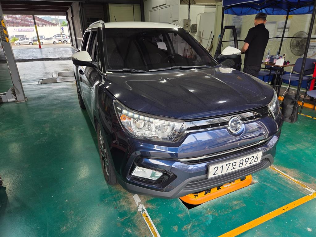 Ssangyong Tivoli 2019 Azul - Importación desde Corea - HF Imports Iquique - Foto 1