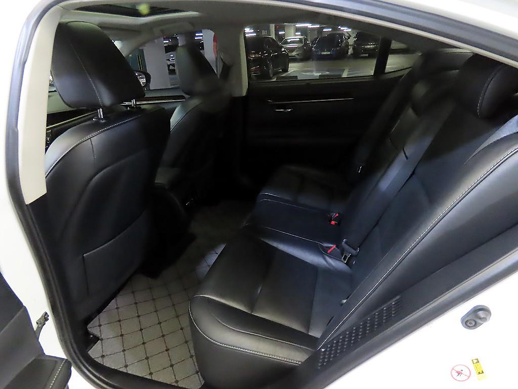 Lexus ES - Vista 7