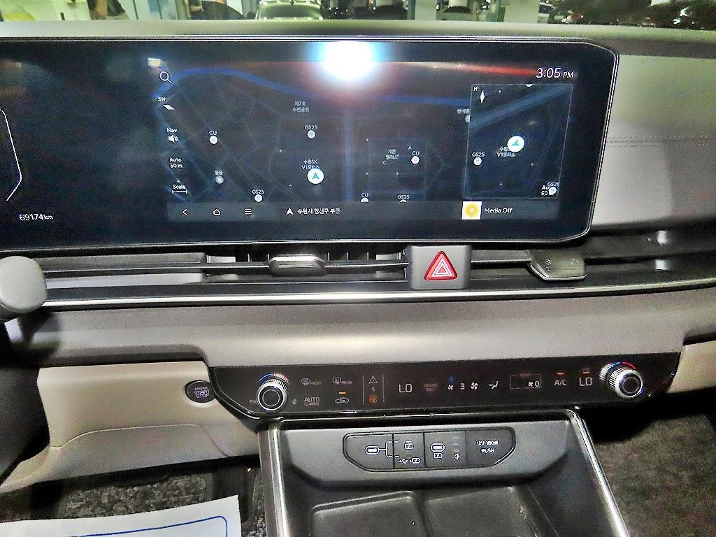 KIA Carnival - Vista 11
