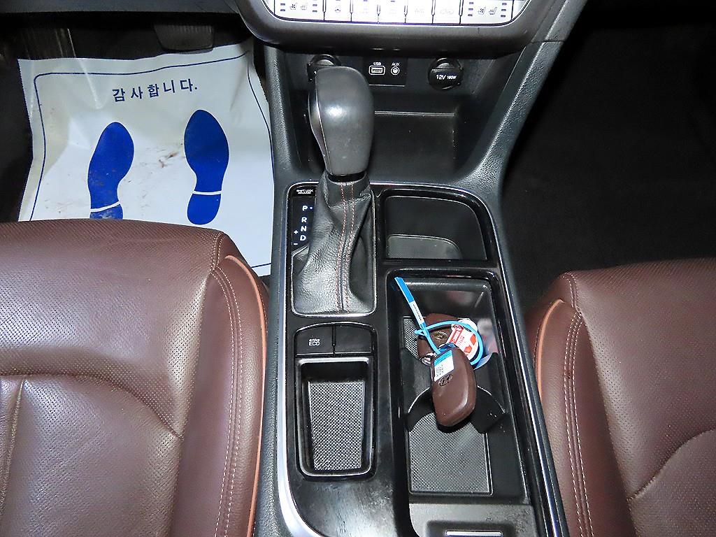 HYUNDAI Sonata - Vista 12
