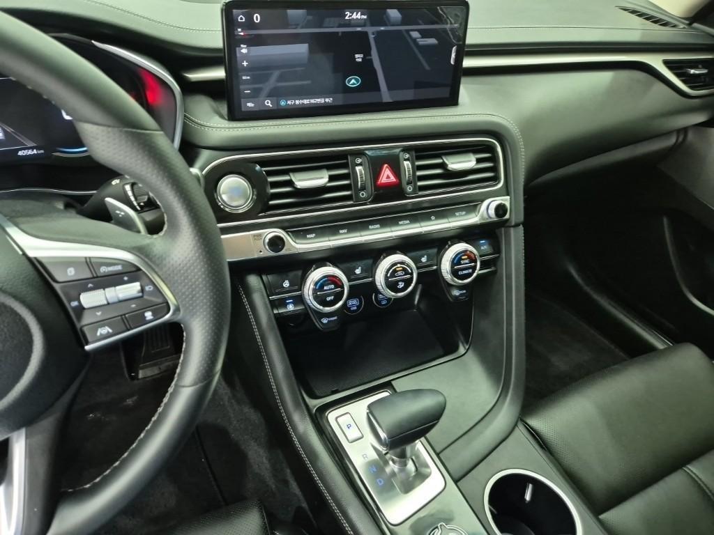 Genesis G70 - Vista 12