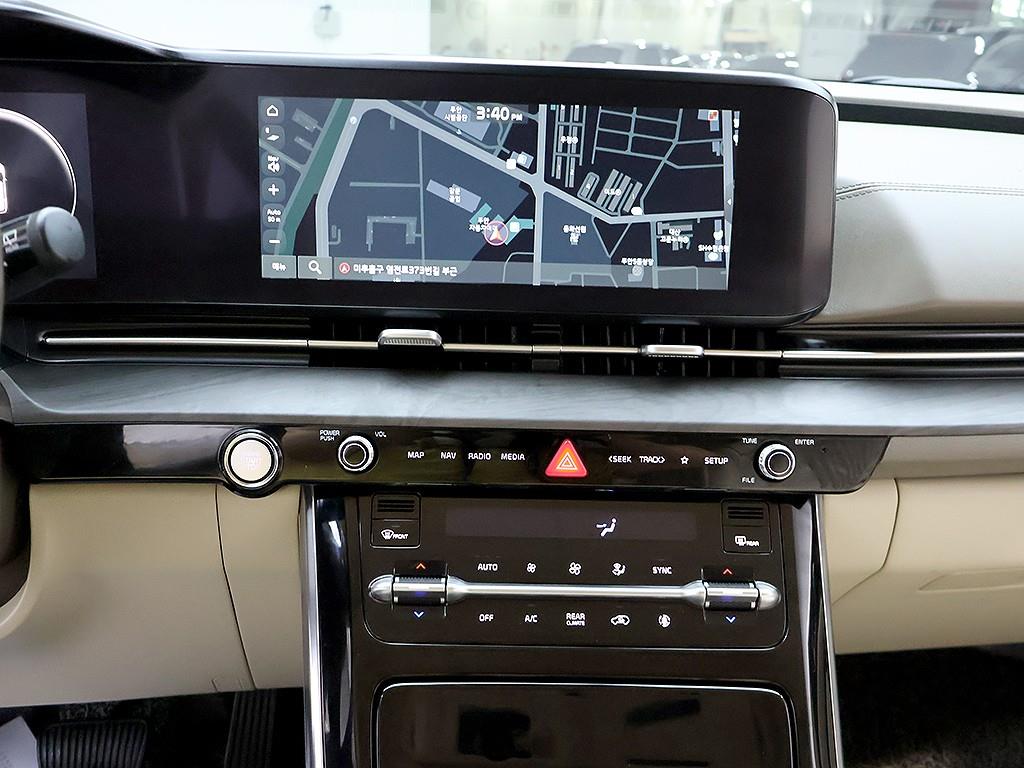 KIA Carnival - Vista 11