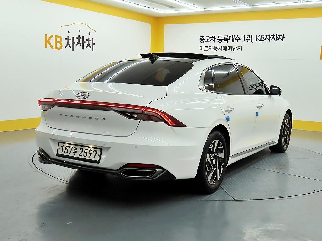 HYUNDAI Grandeur - Vista 4