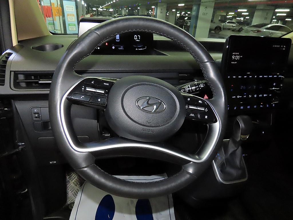 HYUNDAI Staria - Vista 9