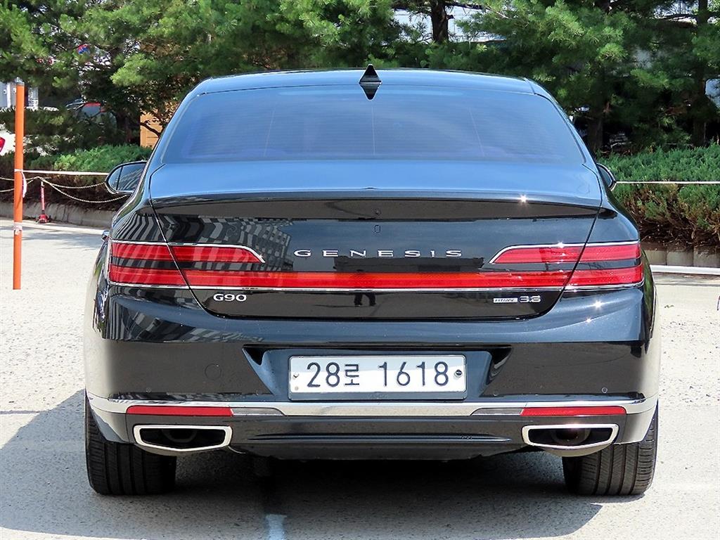 Genesis G90 - Vista 5