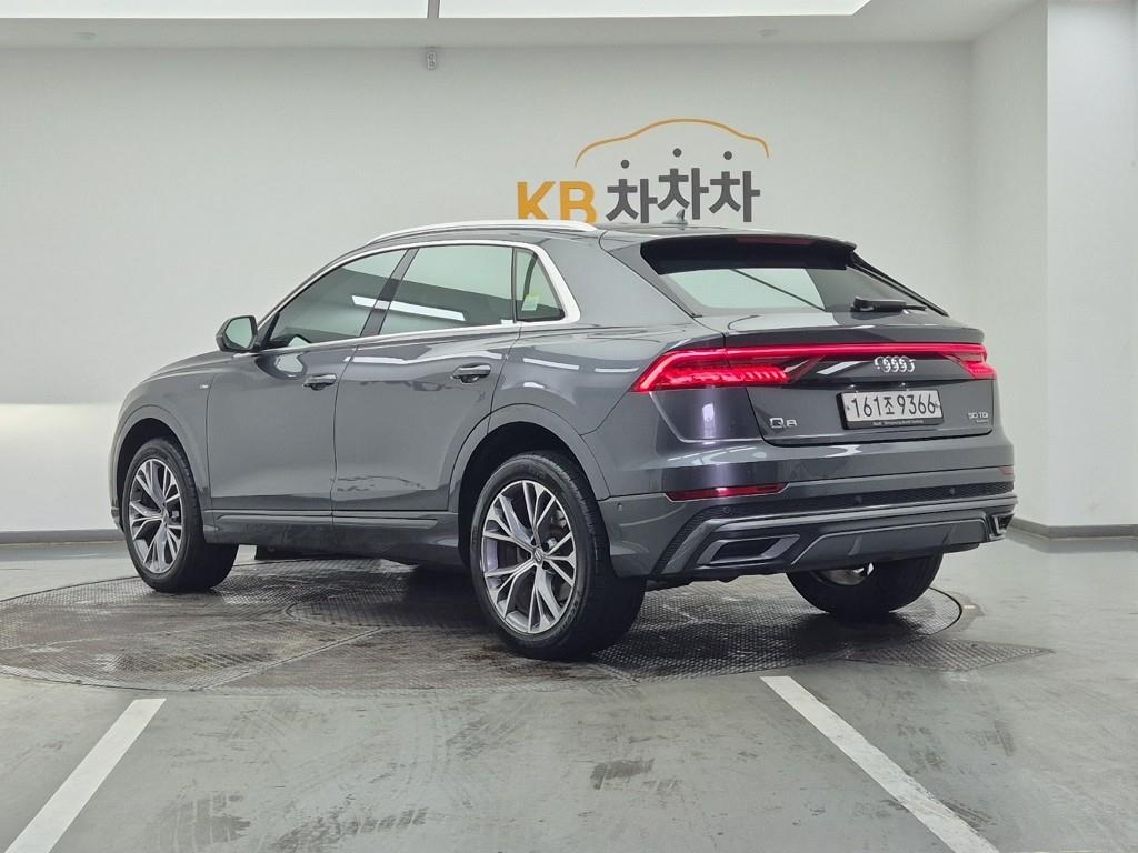 Audi Q8 - Vista 3