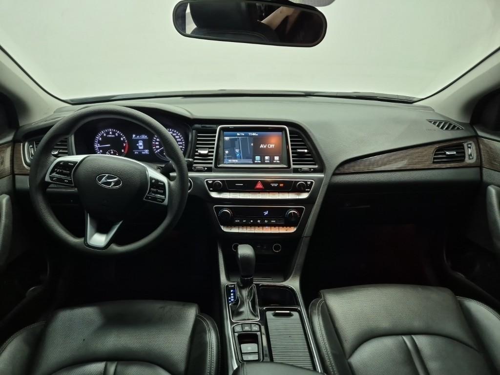 HYUNDAI Sonata - Vista 12
