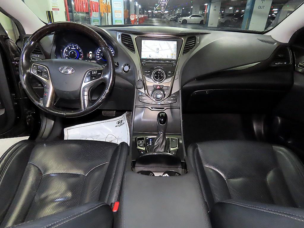 HYUNDAI Grandeur - Vista 10