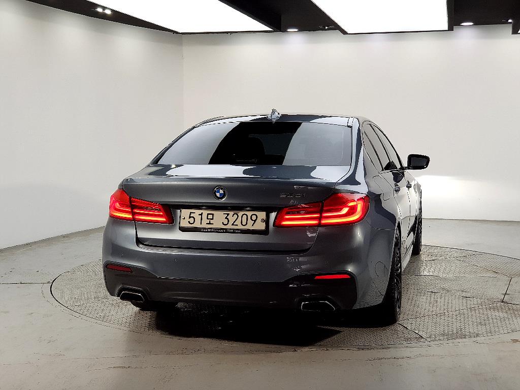 BMW 5 Series - Vista 3