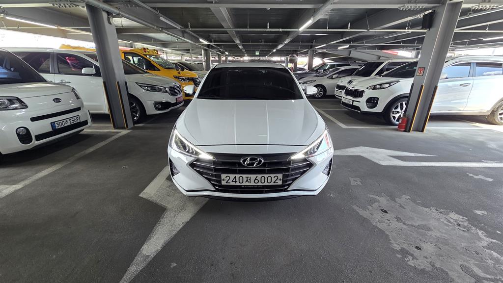 HYUNDAI Avante 2019 Blanco - Importación desde Corea - HF Imports Iquique - Foto 18
