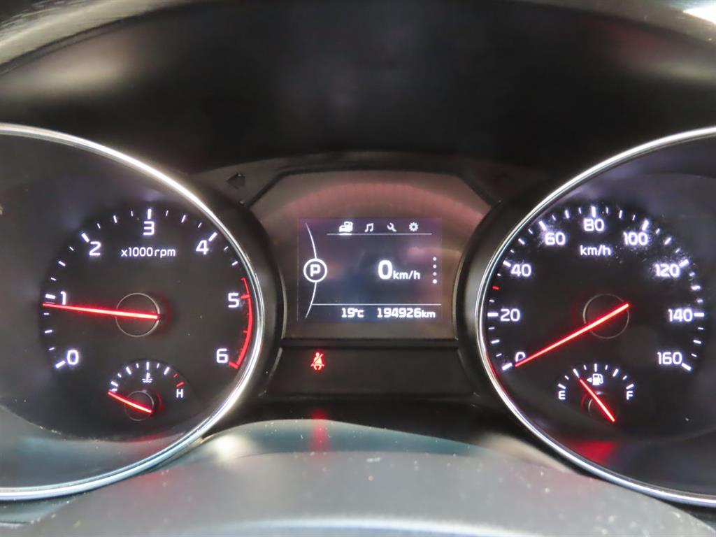 KIA Carnival 2016 Plateado - Importación desde Corea - HF Imports Iquique - Foto 9