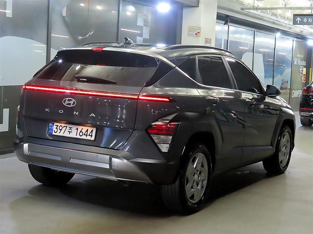 HYUNDAI Kona - Vista 4