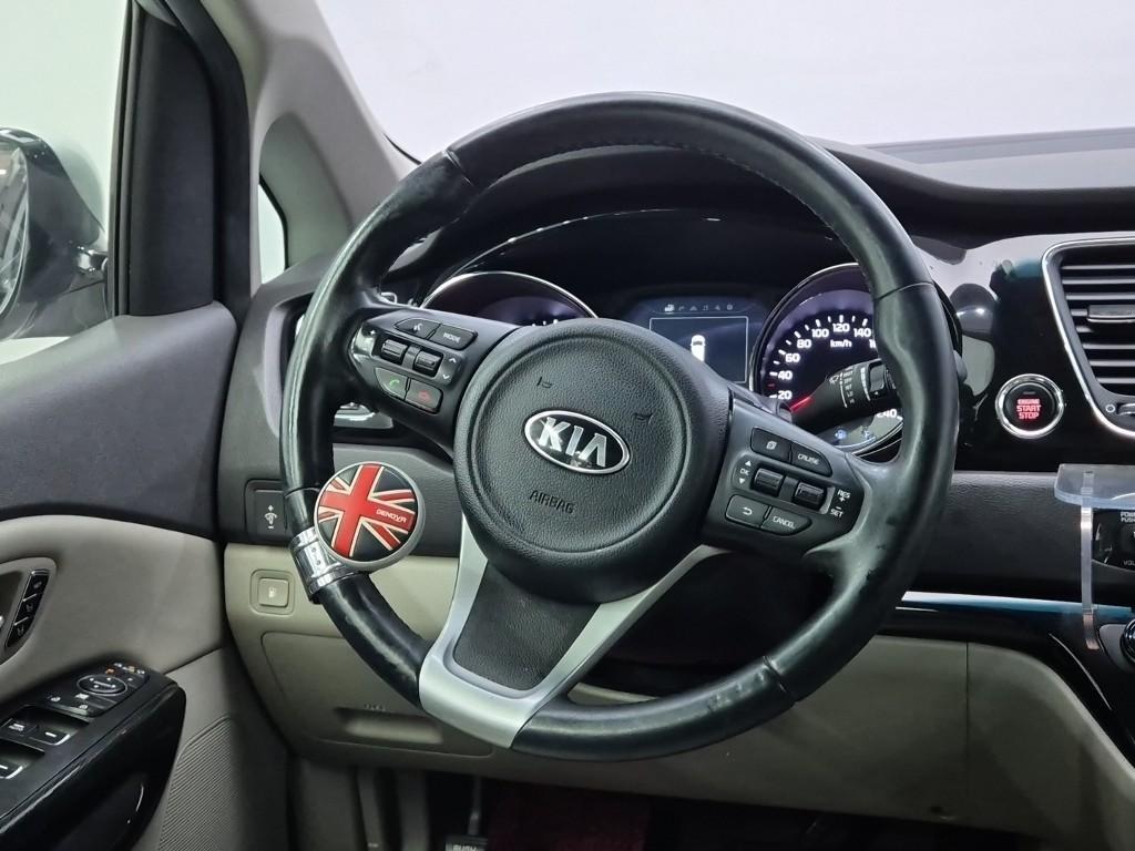 KIA Carnival 2016 Plateado - Importación desde Corea - HF Imports Iquique - Foto 13