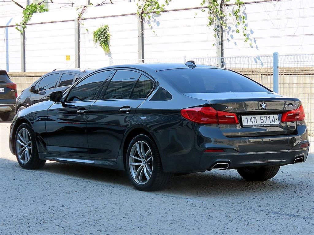 BMW 5 Series - Vista 3