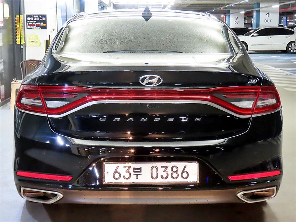 HYUNDAI Grandeur - Vista 5