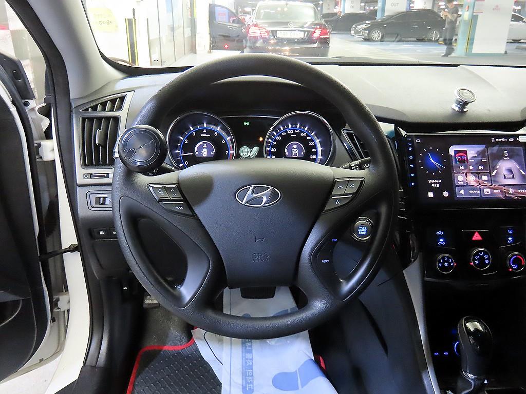 HYUNDAI Sonata - Vista 8