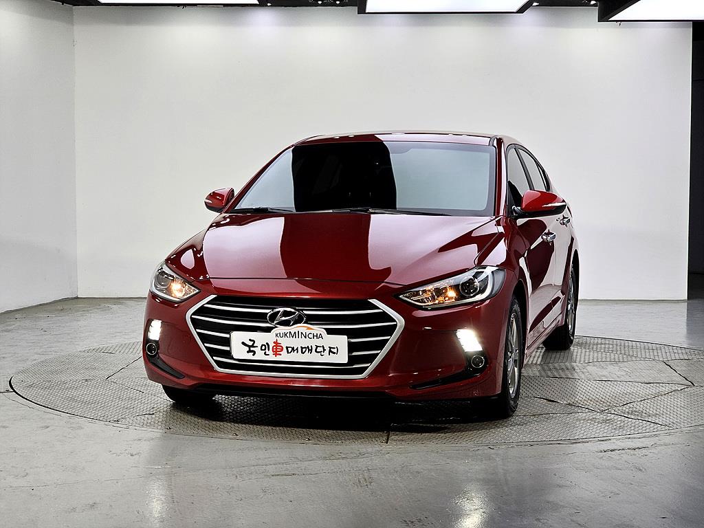 HYUNDAI Avante - Vista 2