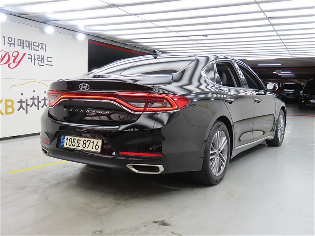 HYUNDAI Grandeur - Vista 6