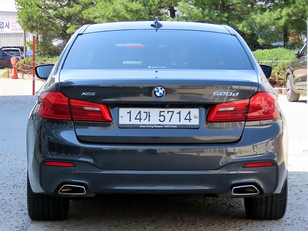 BMW 5 Series - Vista 4