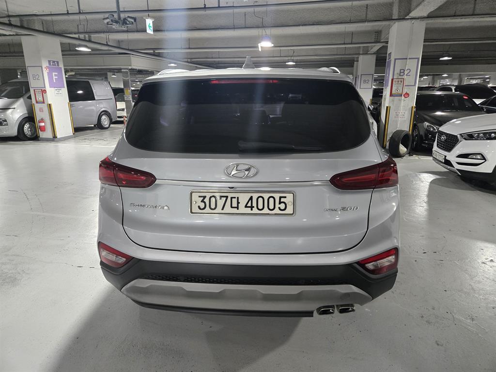 HYUNDAI Santa Fe - Vista 6