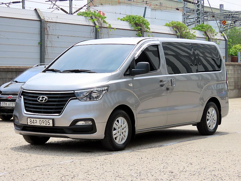 HYUNDAI Starex 2019 Gris - Importación desde Corea - HF Imports Iquique - Foto 1
