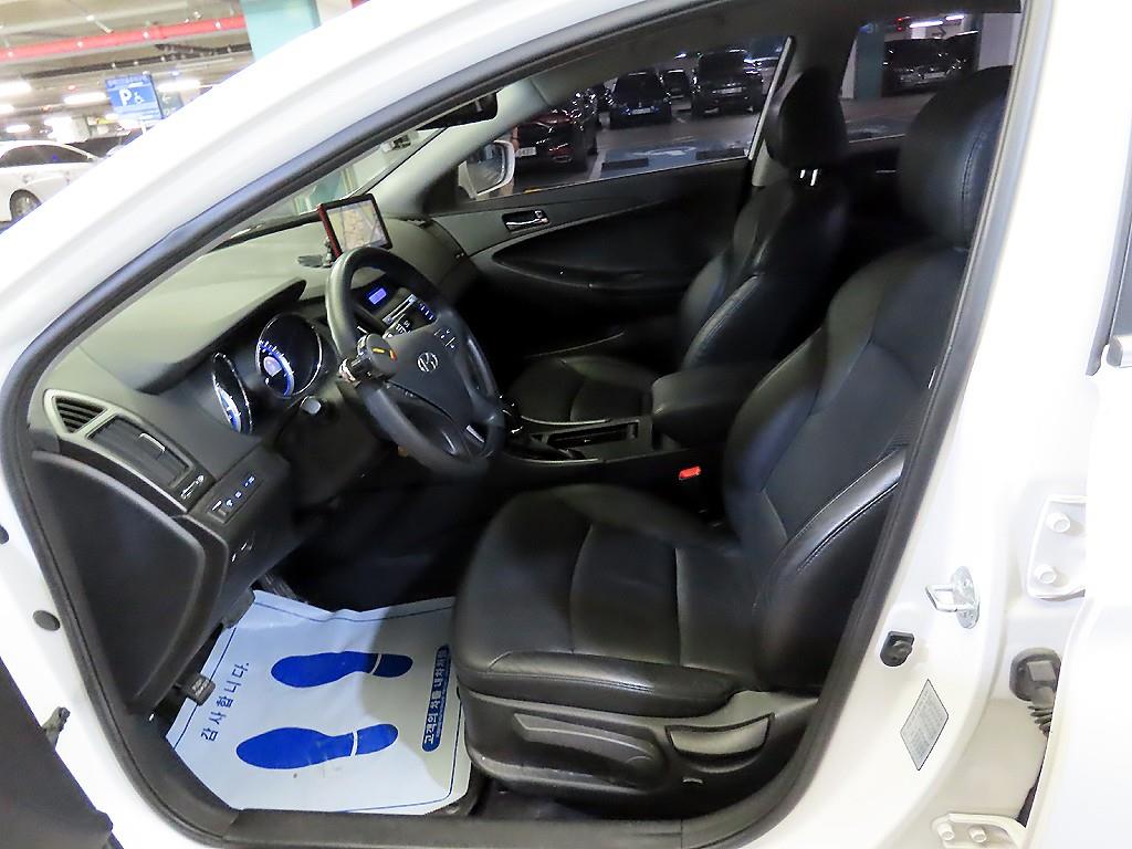 HYUNDAI Sonata - Vista 8
