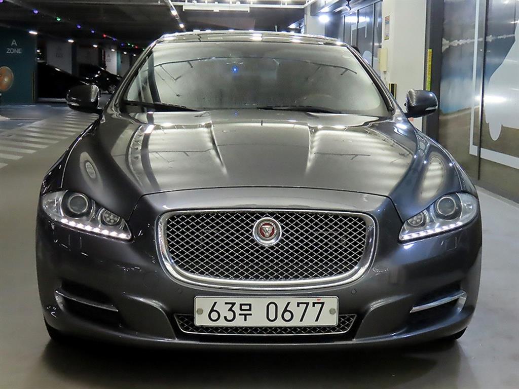 Jaguar XJ - Vista 2