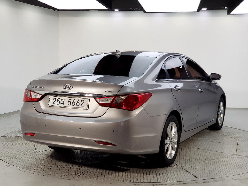 HYUNDAI Sonata - Vista 6