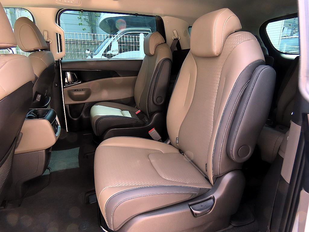 KIA Carnival - Vista 6
