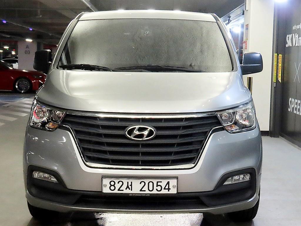 HYUNDAI Starex - Vista 2